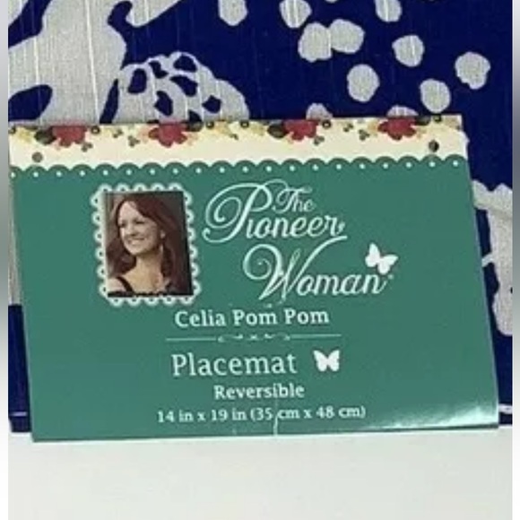 New 4 Piece,Pioneer Woman Celia Reversible Pom Pom Placemat Blue Pink - Picture 7 of 7